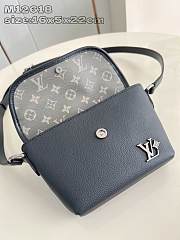 Louis Vuitton Pulse Wearable Wallet M12618 - 5