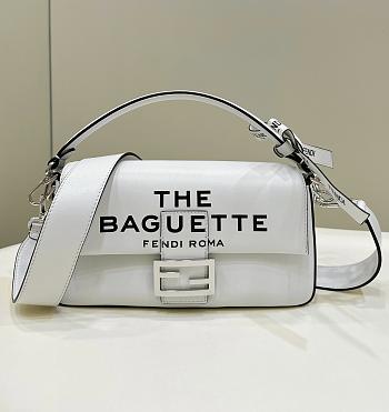 Fendi Baguette leather Fendi by Marc Jacobs bag white Size 27 cm