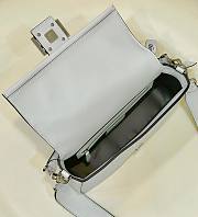 Fendi Baguette leather Fendi by Marc Jacobs bag white Size 27 cm - 4