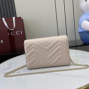 Gucci GG Marmont matelassé mini bag beige - 6