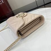 Gucci GG Marmont matelassé mini bag beige - 4