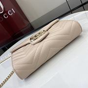 Gucci GG Marmont matelassé mini bag beige - 3