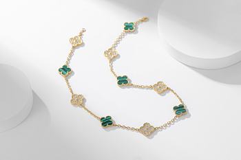 Van Cleef & Arpels Alhumbra Vintage Necklace Gold Tone In Green