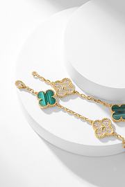 Van Cleef & Arpels Alhumbra Vintage Necklace Gold Tone In Green - 4