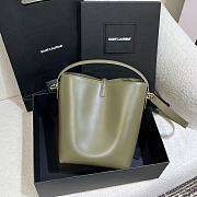 Ysl LE 37 medium in shiny leather green - 6