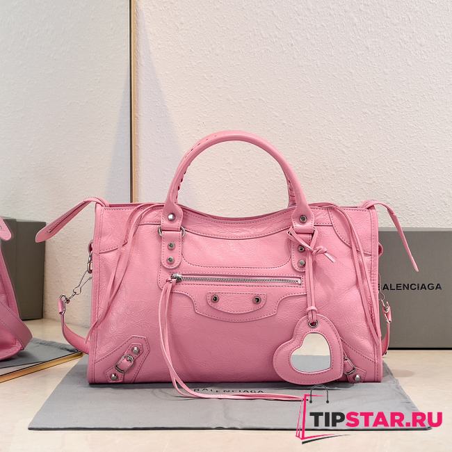 Balenciaga Medium Le City tote bag in pink - 1