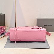 Balenciaga Medium Le City tote bag in pink - 6