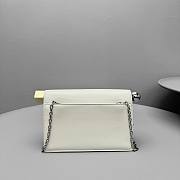 Jacquemus La Petite Pochette Logo Plaque Shoulder Bag White - 5