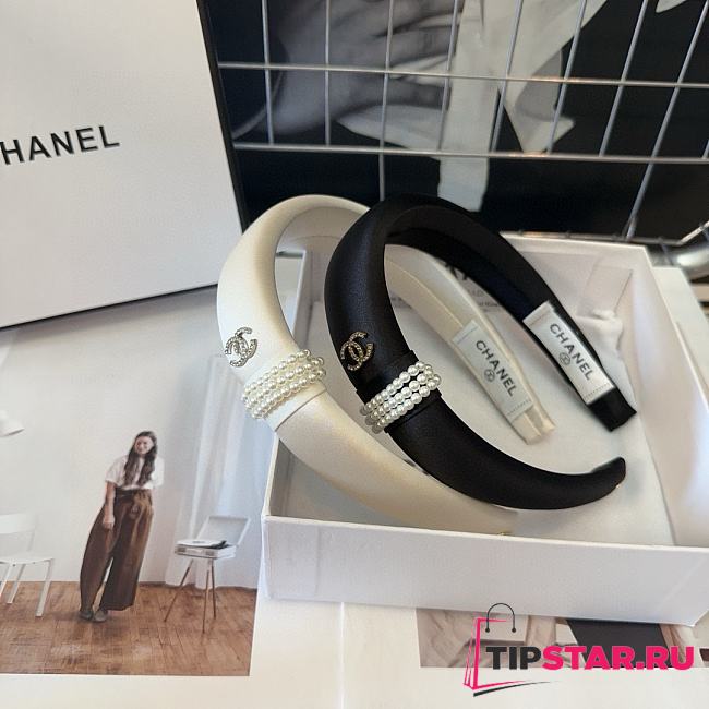 Chanel pearl headband in black/white - 1