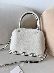 VALENTINO UNI GARAVANI ROCKSTUD SMALL HANDBAG IN GRAINY CALFSKIN WHITE - 3