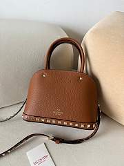 VALENTINO UNI GARAVANI ROCKSTUD SMALL HANDBAG IN GRAINY CALFSKIN BROWN - 3