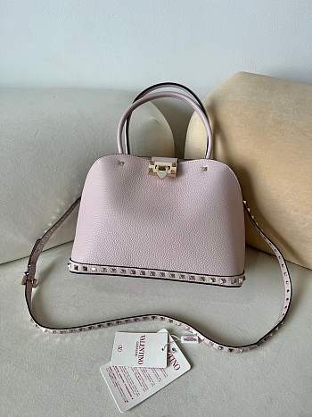 VALENTINO GARAVANI ROCKSTUD SMALL HANDBAG IN GRAINY CALFSKIN PINK