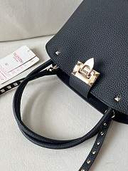 VALENTINO GARAVANI ROCKSTUD SMALL HANDBAG IN GRAINY CALFSKIN BLACK - 4