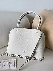 VALENTINO GARAVANI ROCKSTUD SMALL HANDBAG IN GRAINY CALFSKIN WHITE - 4