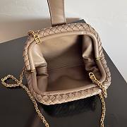 Bottega Veneta Small Lauren 1980 clutch in padded brown - 6