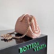 Bottega Veneta Small Lauren 1980 clutch in padded cameo - 3