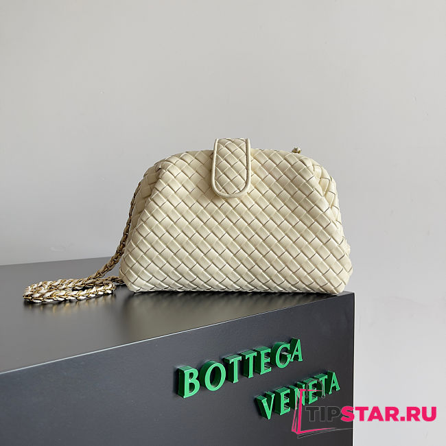 Bottega Veneta Small Lauren 1980 clutch in padded white - 1