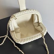 Bottega Veneta Small Lauren 1980 clutch in padded white - 3