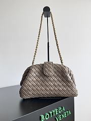 Bottega Veneta Lauren 1980 clutch in padded brown - 1