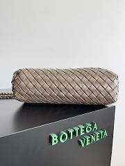 Bottega Veneta Lauren 1980 clutch in padded brown - 3