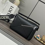 Loewe Puzzle bag in classic lambkin Anagram black - 5