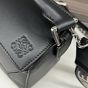 Loewe Puzzle bag in classic lambkin Anagram black - 3