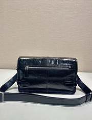 Prada Medium triangle logo messenger bag black - 6