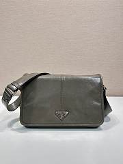 Prada Medium triangle logo messenger bag green - 1