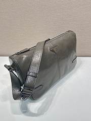 Prada Triangle logo messenger bag green - 6