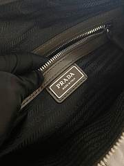 Prada Triangle logo messenger bag green - 2