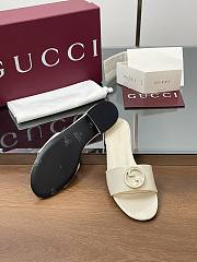 Gucci Women's Round Interlocking G sandal in milk white - 6