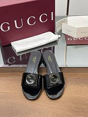 Gucci Women's Round Interlocking G sandal in black - 5