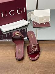 Gucci Women's Round Interlocking G sandal in red - 6