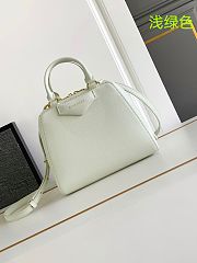 Givenchy Antigona Cube bag in leather almond green - 1