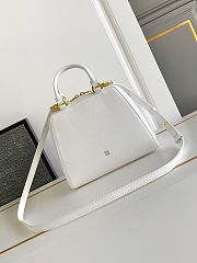 Givenchy Antigona Cube bag in leather white - 4