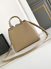 Givenchy Antigona Cube bag in leather beige - 4