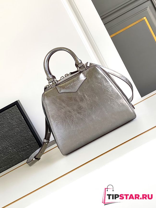 Givenchy Antigona Cube bag in leather - 1