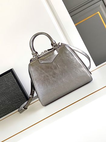 Givenchy Antigona Cube bag in leather