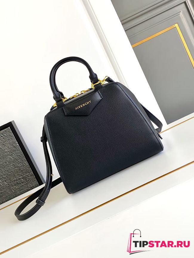 Givenchy Antigona Cube bag in leather black - 1