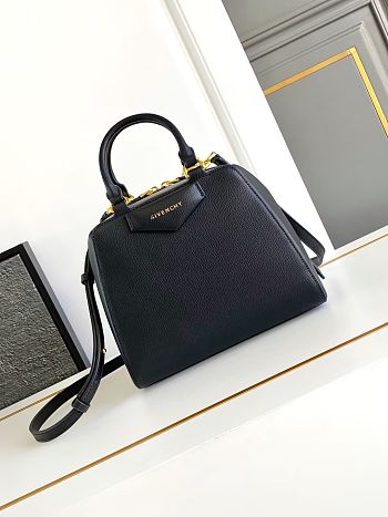 Givenchy Antigona Cube bag in leather black