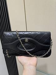 Chanel 31 Wallet On Chain Shiny Calfskin In Black - 4