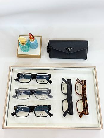 Prada Sunglasses PRA08V