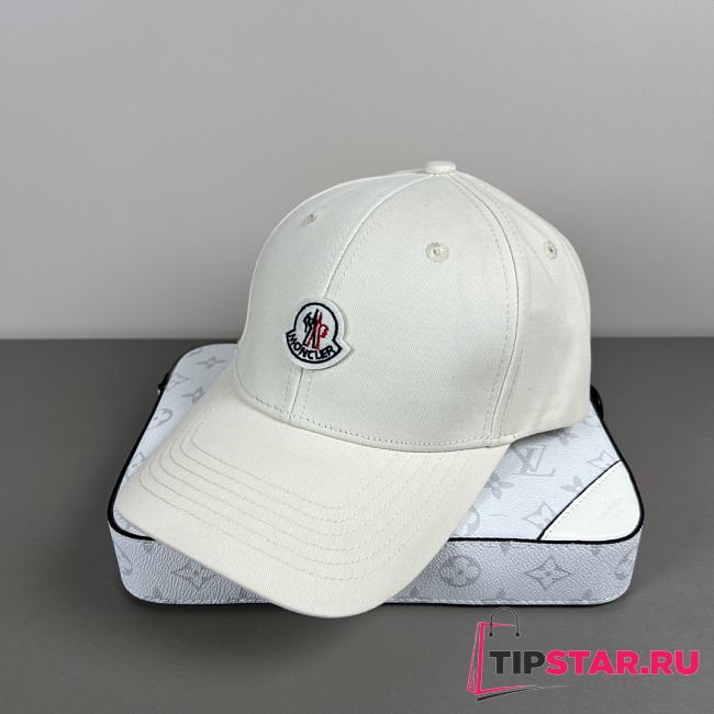 Moncler Hat In White - 1