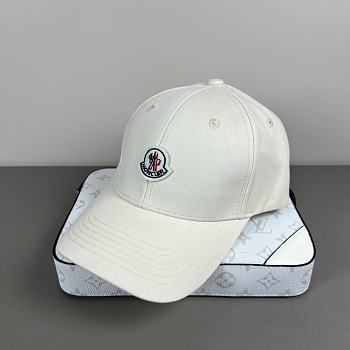 Moncler Hat In White