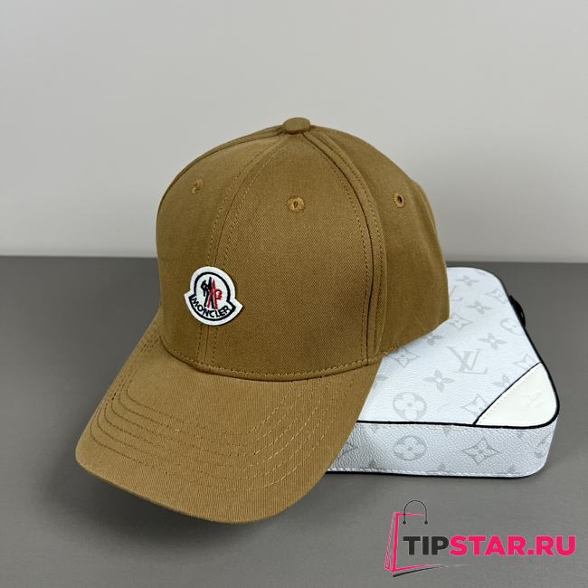 Moncler Hat In Brown - 1