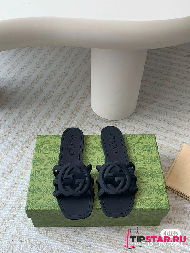 Gucci Women Interlocking Sandals Black Color - 1