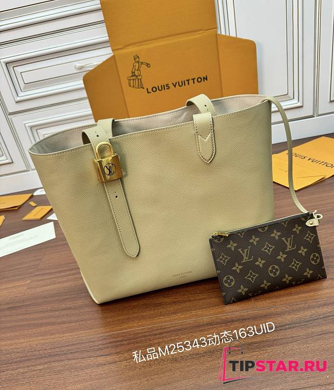 Louis Vuitton Low Key Cabas MM Clay Green Grained calfskin M25343 - 1