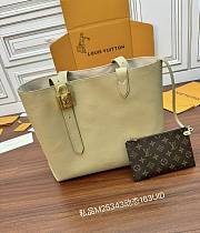 Louis Vuitton Low Key Cabas MM Clay Green Grained calfskin M25343 - 1