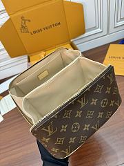 Louis Vuitton Toiletry Bag Cowhide Monogram Canvas M11750 - 3