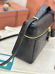Loro Piana Extra Poket L27 ortrich leather gold lock in black - 3